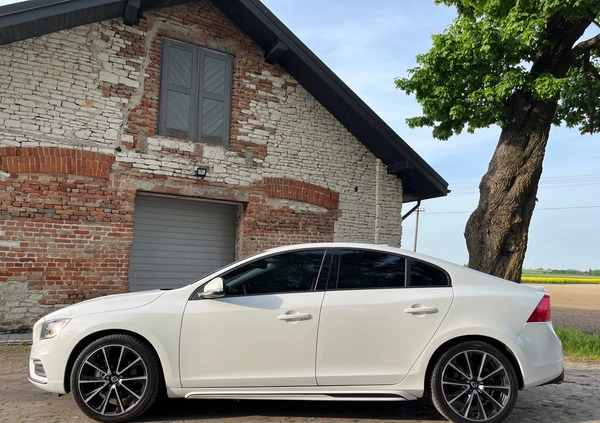 Volvo S60 cena 65500 przebieg: 104000, rok produkcji 2017 z Lublin małe 497